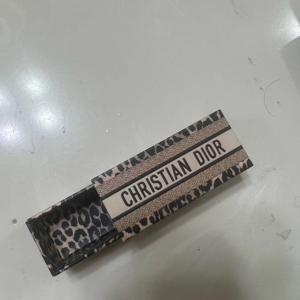 Dior limited edition lipstick holder - Picture 2 of 6